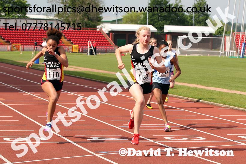 Under-13 girls 100 metres at the North Eastern Championships, Gateshead International Stadium.  Photos: David T. Hewitson/Sports for All Pics